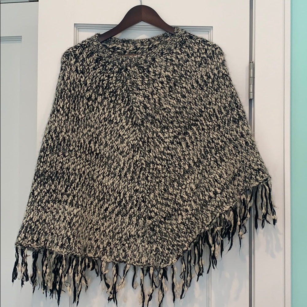 Elan sweater poncho